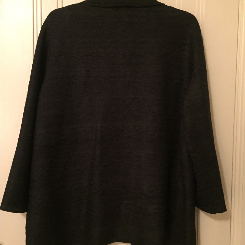 Chic Black Ruched Jacket - Picture 3 of 3